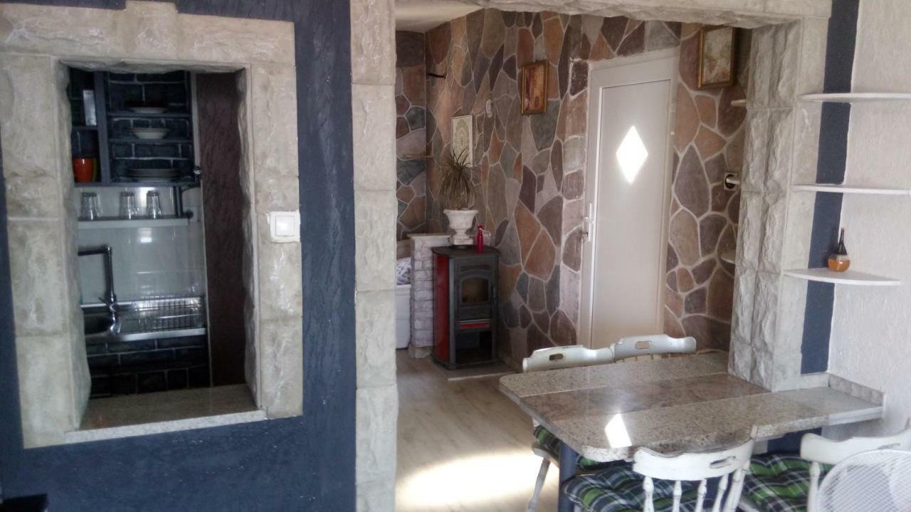Apartmani Mira Senj  Exteriör bild