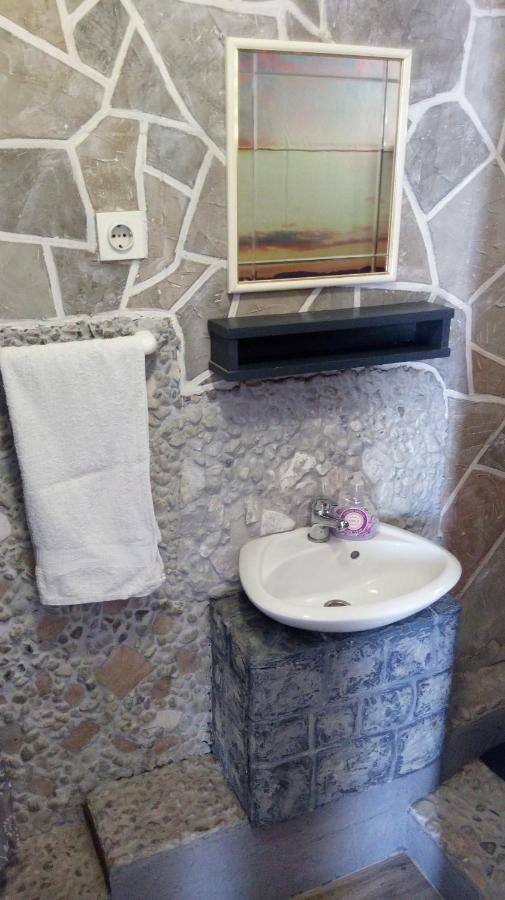 Apartmani Mira Senj  Exteriör bild