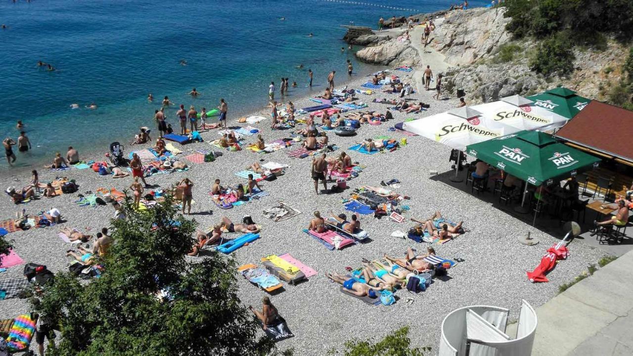 Apartmani Mira Senj  Exteriör bild